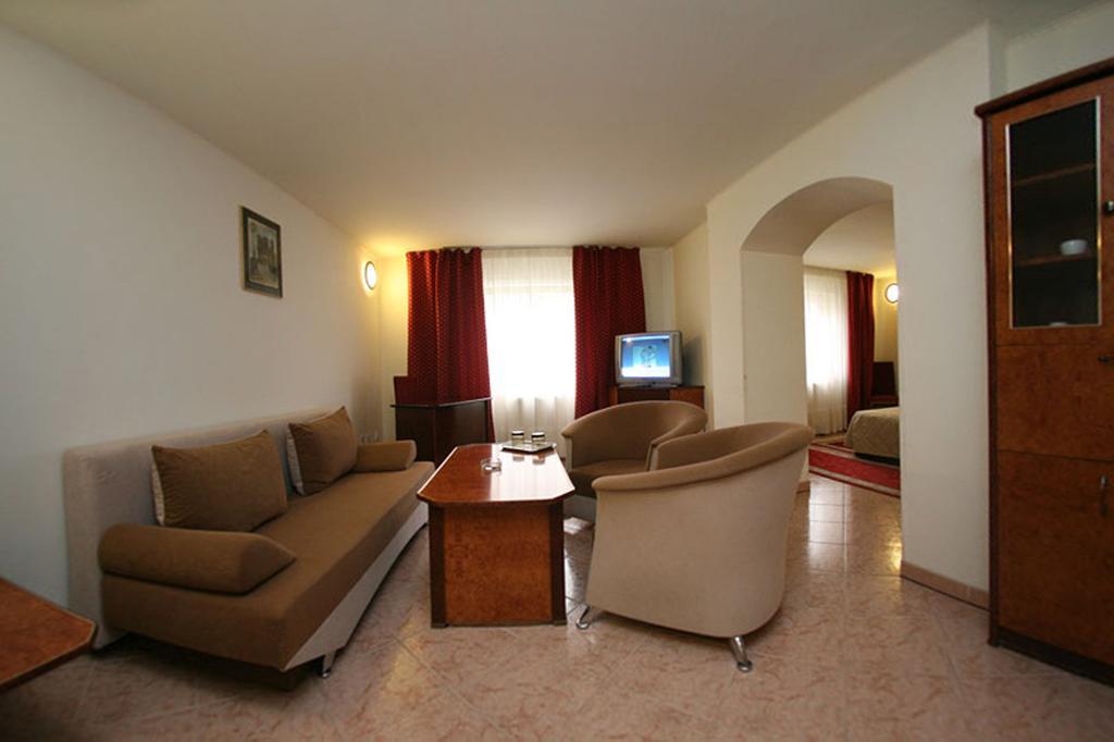 Euro Hotel Timisoara Bagian luar foto